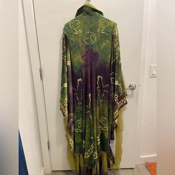 Winifred Sanderson Halloween Costume with Necklace - Picture 4 of 7